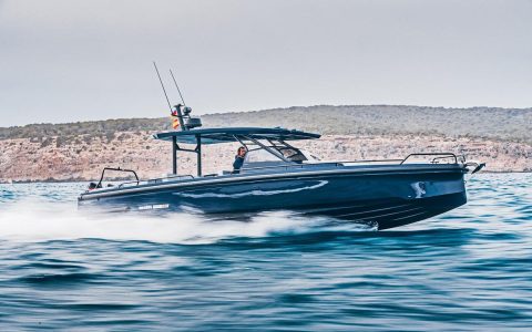 导入游艇特殊配色，沛纳海第二代BRABUS限量版登场