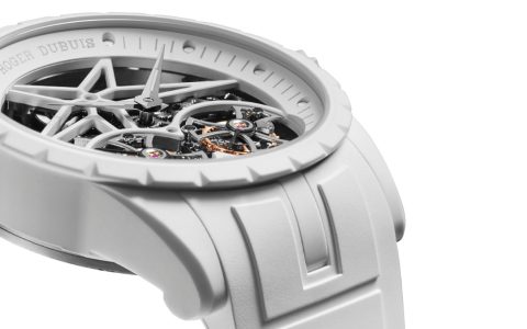 制表界首见至轻素材加持！越夜越光的Roger Dubuis Excalibur Twofold