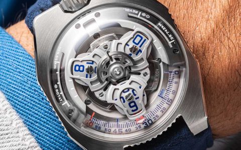 URWERK UR-100V 铁，突出显示色调