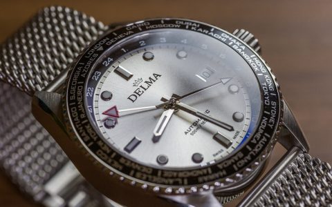 Delma钢带Cayman世界时潜水手表