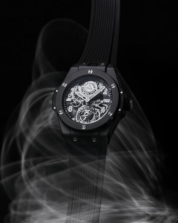 HUBLOT - 开创高性能复杂功能腕表的全新面貌宇舶大爆炸系列魔力黑陶瓷陀飞轮腕表