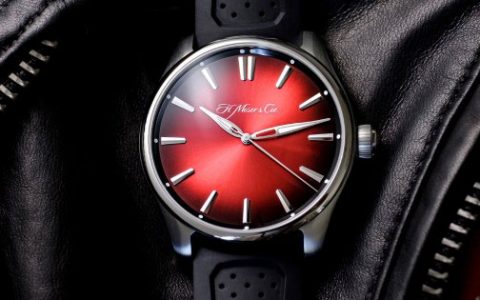 Moser的炎热夏季腕表配备红色 fumé表盘