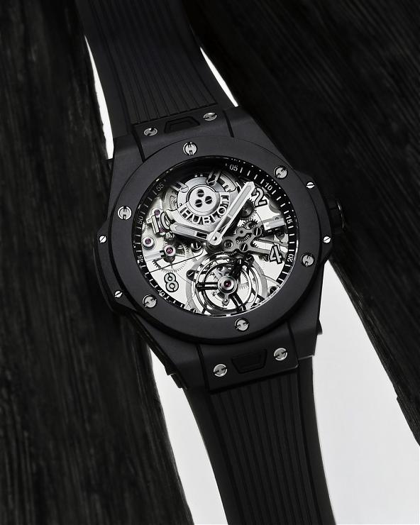 HUBLOT - 开创高性能复杂功能腕表的全新面貌宇舶大爆炸系列魔力黑陶瓷陀飞轮腕表