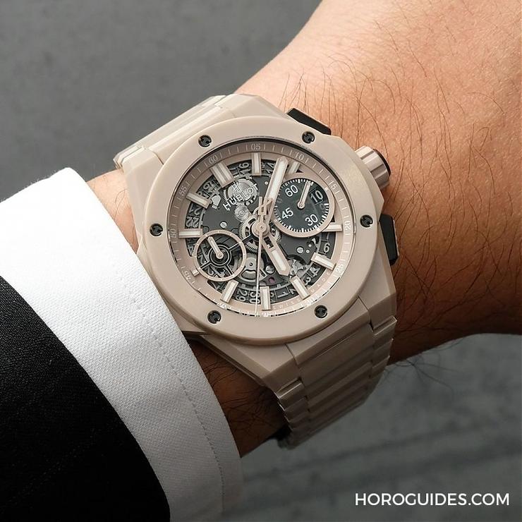 HUBLOT - 穿出正装清爽感HUBLOT Big Bang Integrated彩色陶瓷链带计时码表