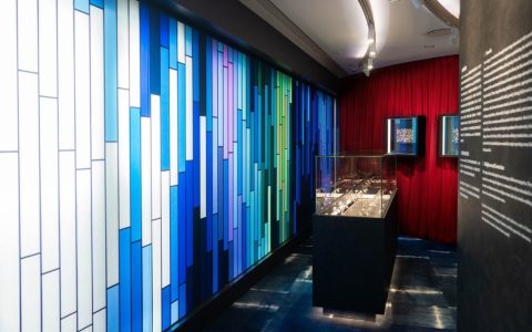 梵克雅宝L'ÉCOLE珠宝艺术学院在香港举办「男士戒指：Yves Gastou传奇珍藏」展览