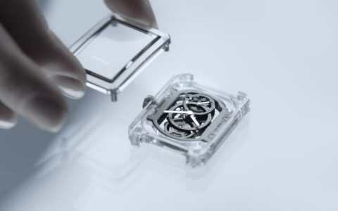 CHANEL高级自制机芯的镂空美学：从Caliber 2到Caliber 3.1的极简与几何