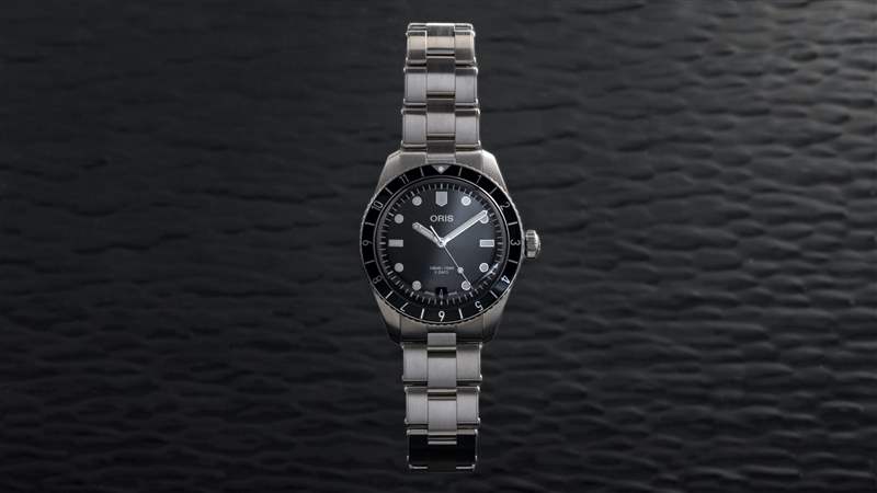 介绍首款配备 Calibre 400 的 Oris Divers 65 进入批量生产具有惊喜表圈（实时图片和定价）