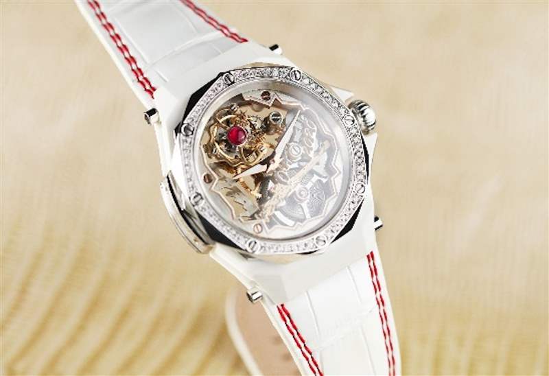 「巧匠瑰宝」专区将展示工艺超卓的机械腕表及珠宝腕表，包括ANPASSA以国家运动员杨倩夺得奥运金牌为主题的陀飞轮腕表。