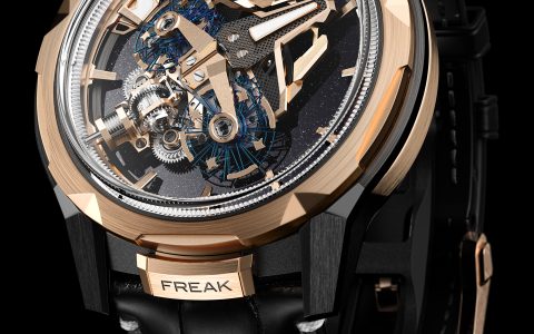 Ulysse Nardin Freak S 自动腕表带双 DiamonSil 调节系统