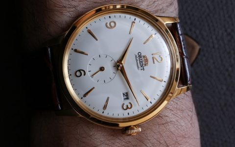 Orient Bambino Small Seconds (SS) 评论：最好的平价正装手表变得更好