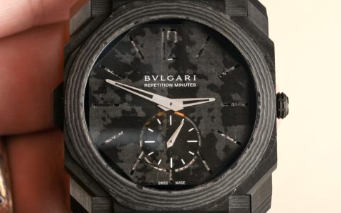 宝格丽 Octo Finissimo 三问腕表