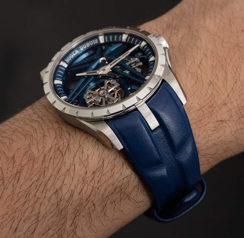 动手操作：罗杰杜彼 Excalibur Tourbillon Cobalt Watch