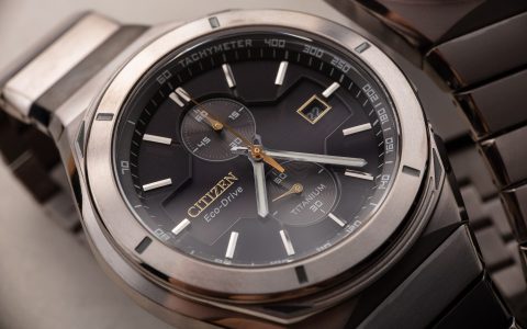 动手： 2020 年公民超级钛盔甲 CA7050-57H、CA7058-55E、AW1660-51H 手表