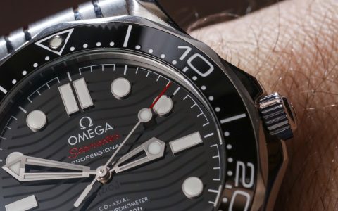 欧米茄海马潜水员 300M 钢表 2018 年动手
