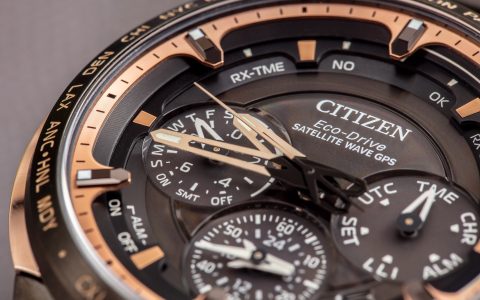 动手实践：公民钛技术 50 周年卫星波 GPS F950 手表