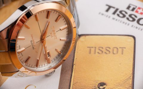 Tissot Gentleman Powermatic Silicium 18k 金表圈应该是男士的第一件贵金属腕表
