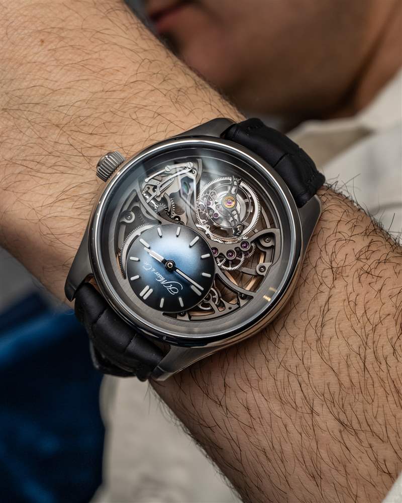 亨利慕时(H. Moser & Cie Pioneer)圆柱骨架陀飞轮腕表