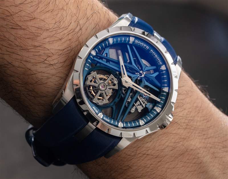 动手操作：罗杰杜彼 Excalibur Tourbillon Cobalt Watch