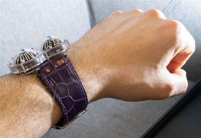 动手操作：MB&F HM3 Frog X Purple Watch