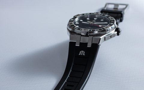观看评论：Maurice Lacroix Aikon Venturer GMT