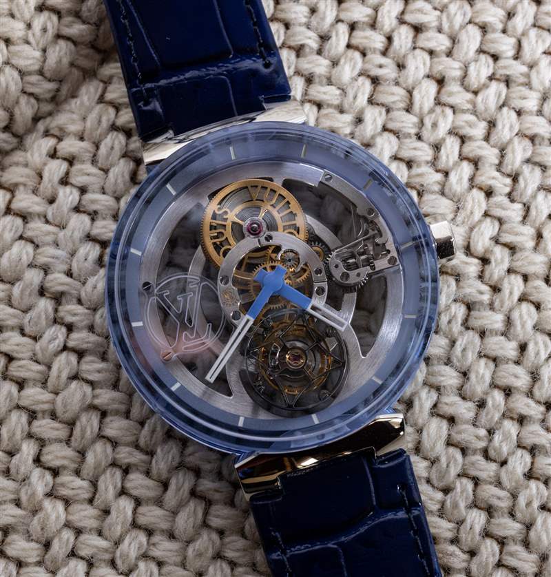 动手操作：路易威登 Tambour Moon Flying Tourbillon Poincon de Geneve 蓝色蓝宝石腕表