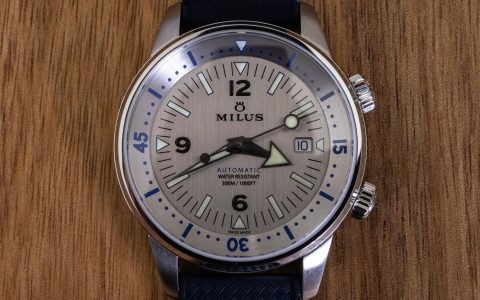 动手实践：米卢斯·阿基米德银色表盘手表