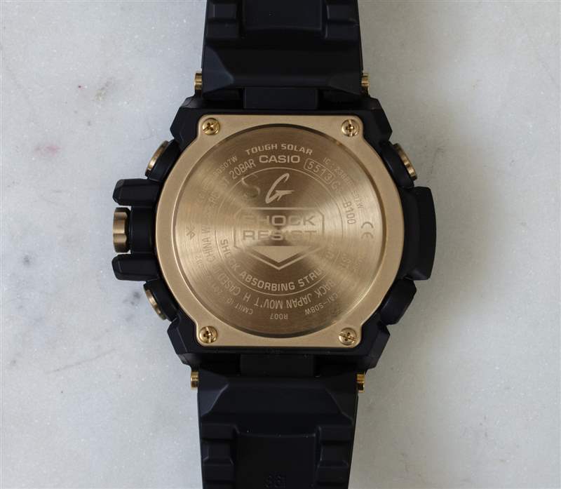 动手操作：卡西欧 G-Shock G-Steel GSTB100GC-1A 黑色和金色手表