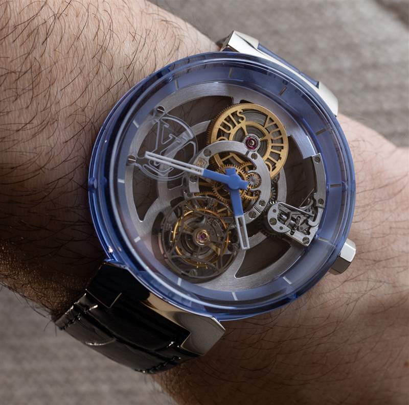 动手操作：路易威登 Tambour Moon Flying Tourbillon Poincon de Geneve 蓝色蓝宝石腕表