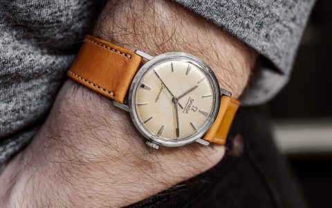 复古腕表我们的专家就一对劳力士Submariner Ref. 进行辩论