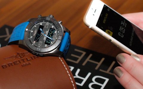 女士佩戴男士手表时会发生什么