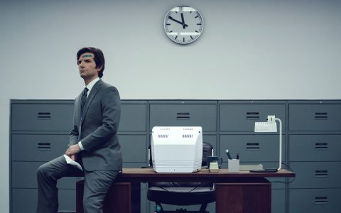 编辑精选让我们谈谈《遣散费》中的那些手表