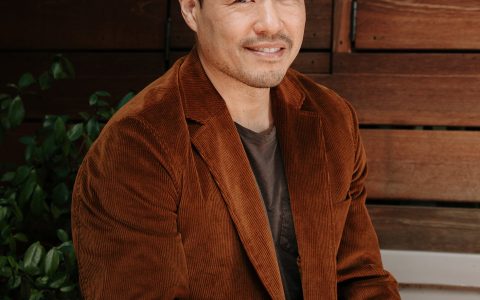 四+一个演员、作家和喜剧演员兰德尔帕克喜欢70年代的手表