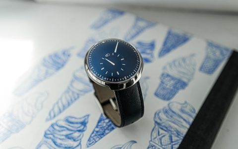 推出新的Ressence Type 8C是手表的未来