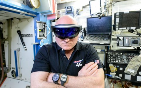 斯科特·凯利访谈：太空手表维修和基本宇航员装备