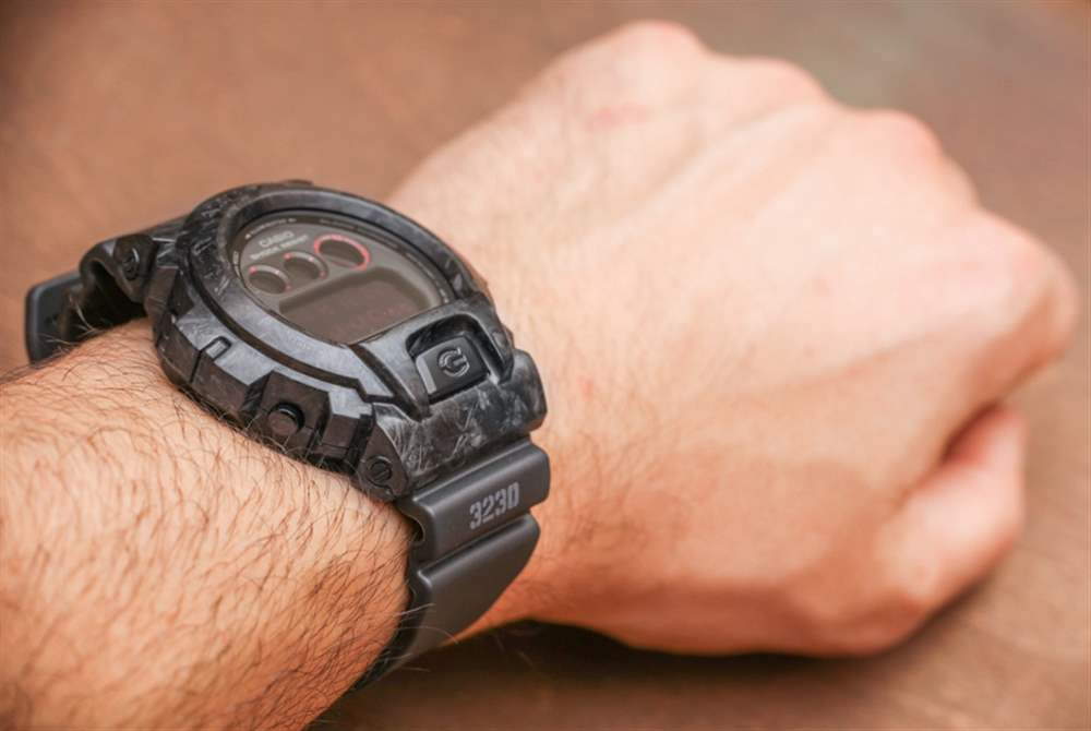 casio-g-shock-dw6900-with-forged-carbon-armor-case-by-alvarae-ablogtowatch-7