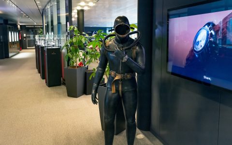 METAS Master Chronometer Lab内部制造厂内部——位于 Tudor 内部，位于日内瓦劳力士总部内部