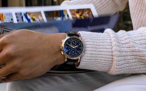 手腕一周The A. Lange & Söhne 1815 Rattrapante Honeygold 'Homage to FA Lange'