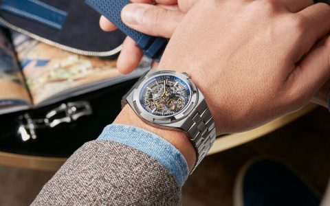 【Esquire 2022年度最佳腕表】江诗丹顿Overseas Tourbillon Skeleton
