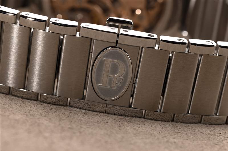 Tonda PF 双秒追针腕表的铂金表链和表扣