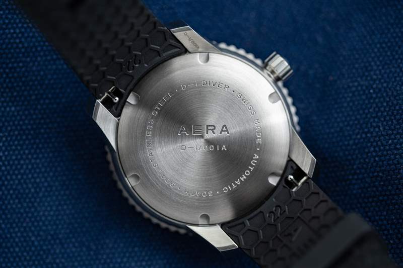 Aera D-1 Diver 的底盖。