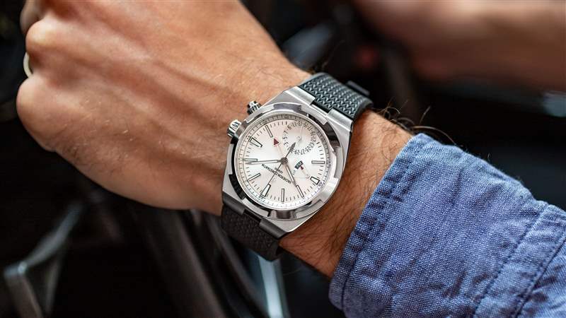 杂志特色时间旅行与一些我们最喜欢的GMT手表