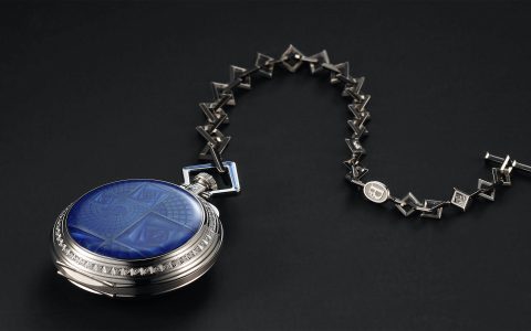 他们是如何制作的The 'La Rose Carrée' Grand Et Petite Sonnerie是对时间音乐和数字之美的庆祝