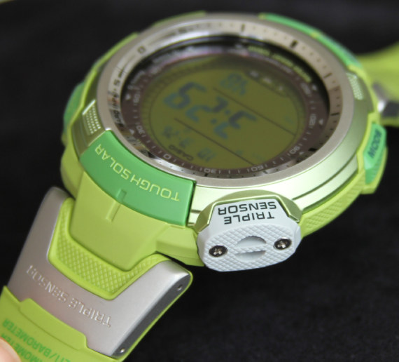 卡西欧探路者PAG110C-3绿色石英电子手表