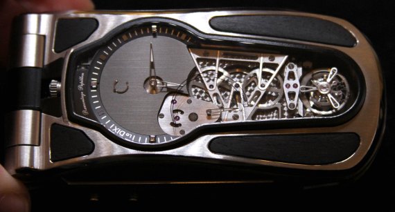 Celsius摄氏 X VI II LeDIX折叠手机形状陀飞轮手表