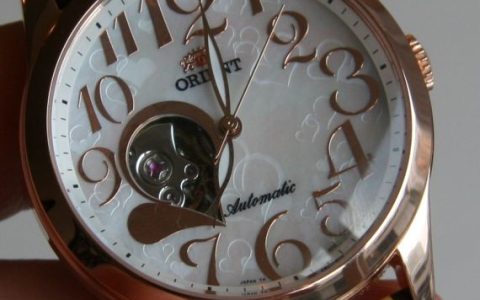 东方CDB01005W珍珠贝母表盘女士手表介绍