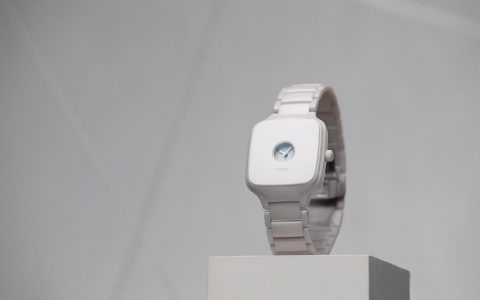 本周腕表几乎无法显示时间的幽灵雷达