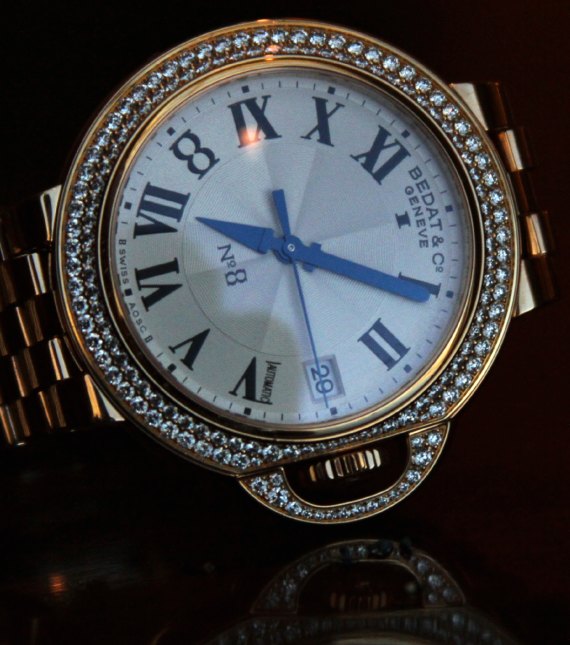 Bedat & Co. 8号双排钻石女士蓝钢指针手表