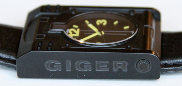 H.R. 吉格通道 来自 工作室墨菲斯手表