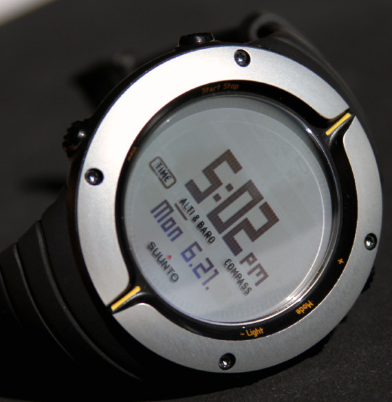 Suunto Core 至尊版银色腕表