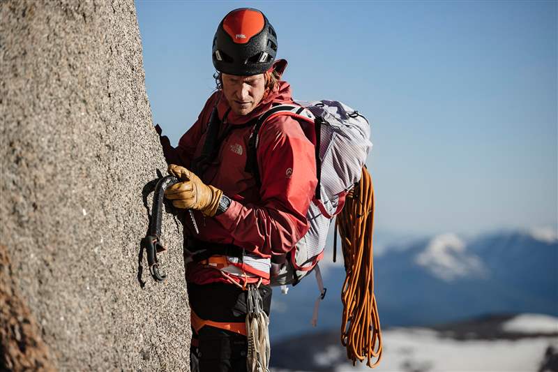 隆重推出江诗丹顿Overseas“Everest”钛金属计时码表和双时区限量版